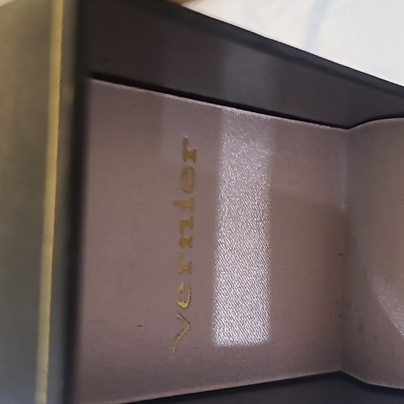 EUC  Vernier brand Rose Gold bangle watch - Picture 2 of 8